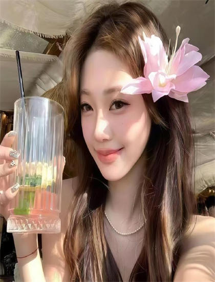 《我龙皇至尊，被总裁老婆曝光》人物深度：的创作历程与幕后花絮 理解表演与导演的配合